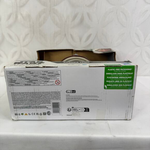 Star Wars Ahsoka Tano Electronic Mask, Star Wars Costume for Kids Ages 5 and Up - Picture 12 of 13